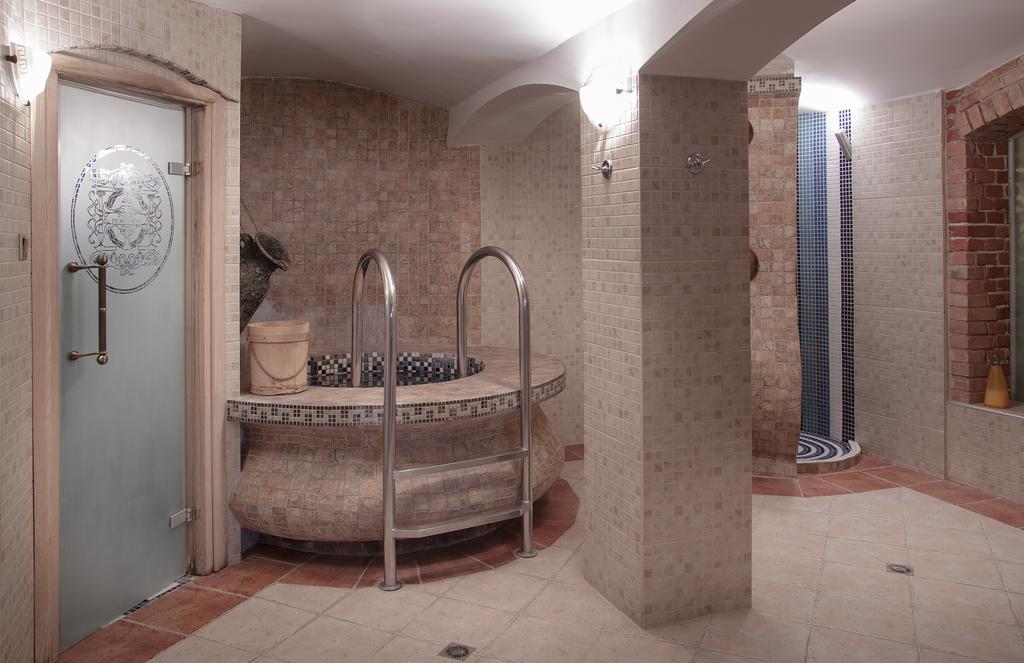 Palac Piorunow & Spa Kwiatkowice ภายนอก รูปภาพ