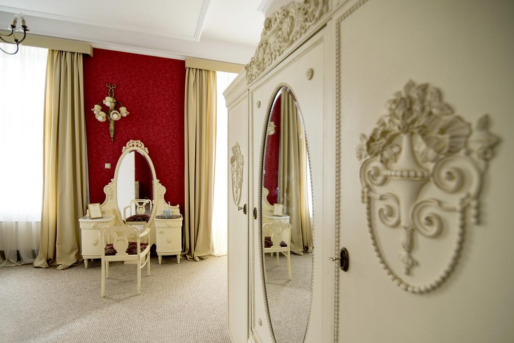 Palac Piorunow & Spa Kwiatkowice ภายนอก รูปภาพ