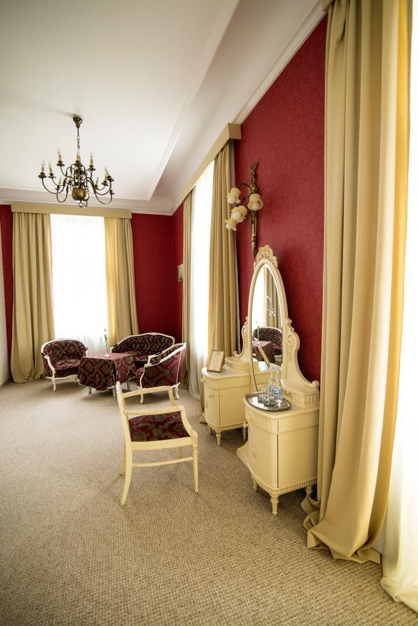 Palac Piorunow & Spa Kwiatkowice ภายนอก รูปภาพ